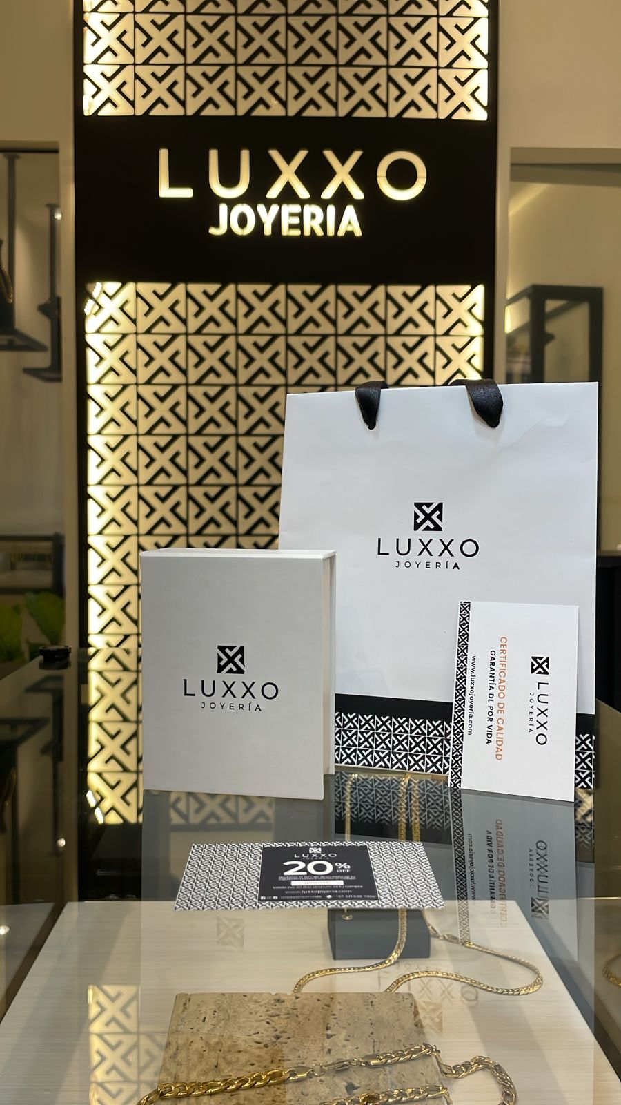 Combo Cadena y Pulsera China + Dije Medalla Cristo GRATIS